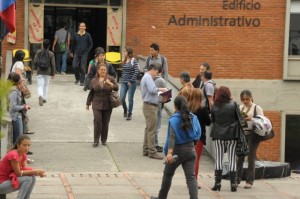 universidad_de_caldas-desalojo_empleados-fa-o040