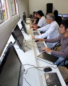 FOTOS SALA SISTEMAS CIENCIAS AGROPECUARIAS U. DE CALDAS 31 ENE 2014 (2)-001