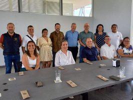 Mesa de directivos d ela universidad de caldas