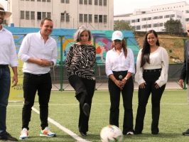 Foto de políticos y rectora encargada en la ignaguración del velodromo