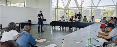 Directivos reunidos en magdalena centro, la dorada caldas