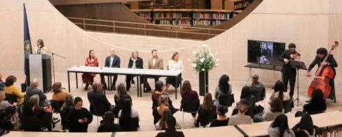 Personas reunidas en el Rogelio Samona