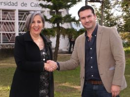 Foto de Rectora encargada Luis y gerente de infimanizales