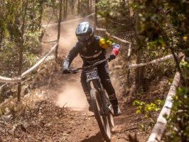 Estudiante del Pregrado de Derecho es campeón Panamericano de Downhill 2023